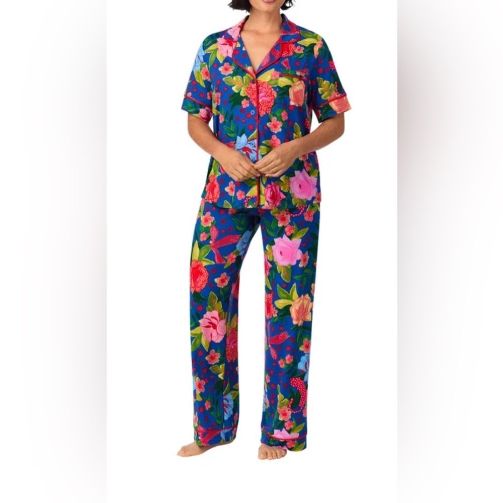 NWT Room Service Women’s Notch Collar Pajama Set